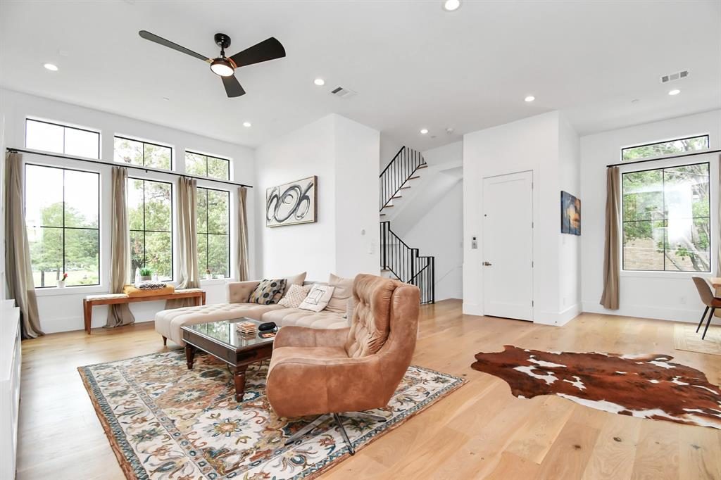 Property interior/exterior photo