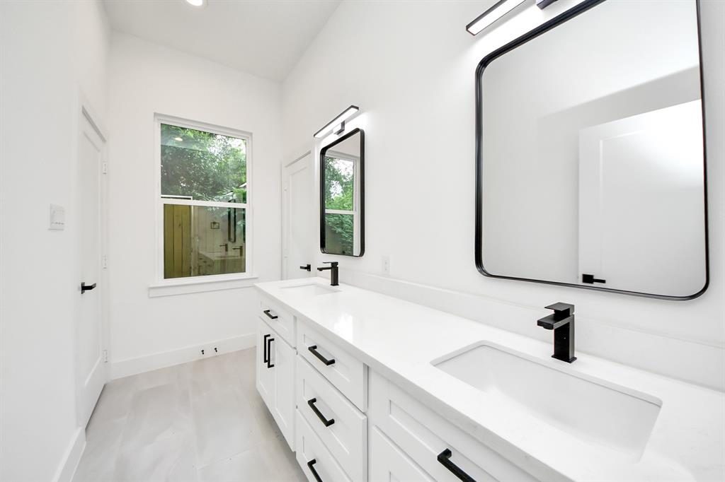 Property interior/exterior photo