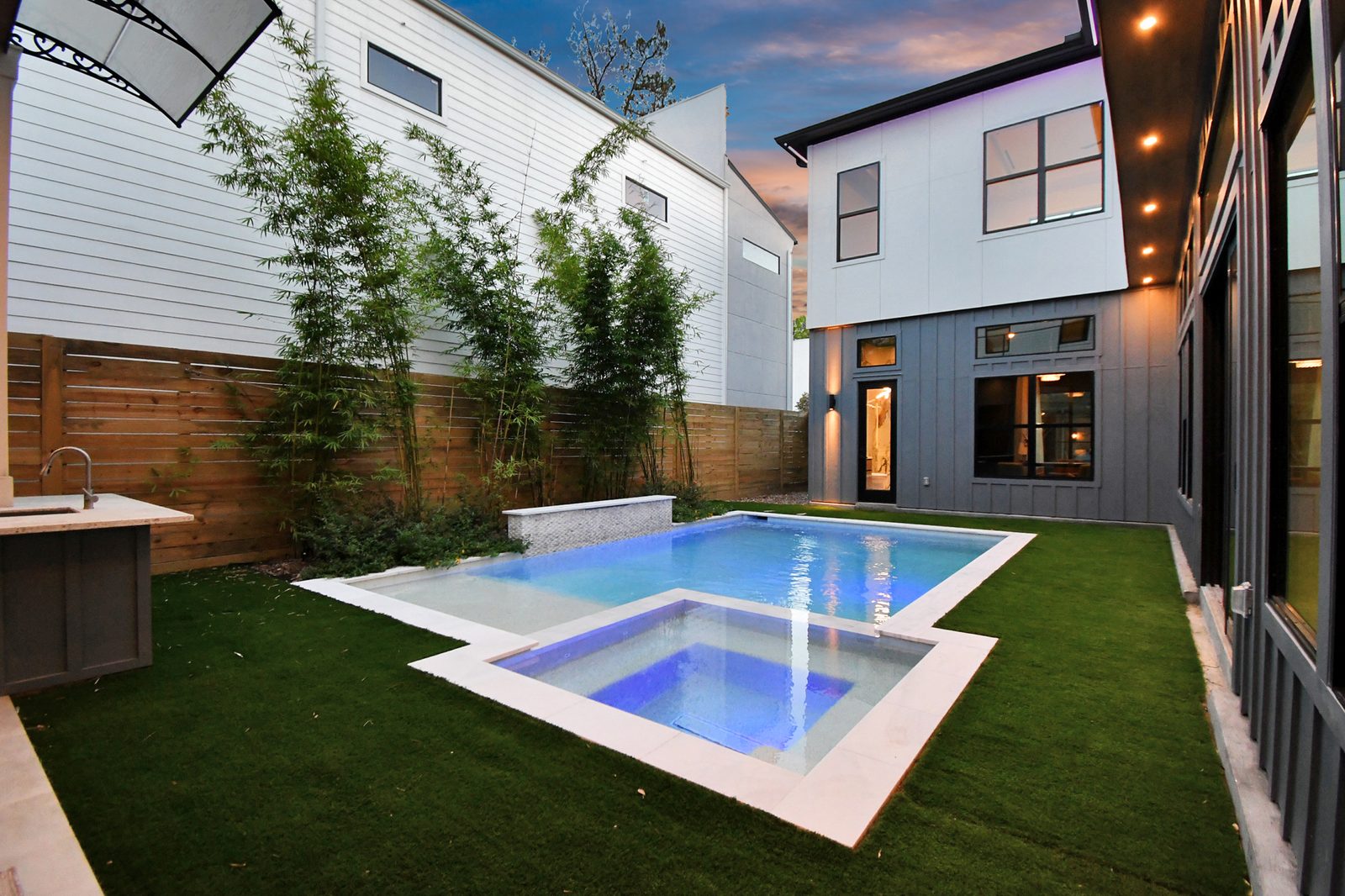 Property interior/exterior photo