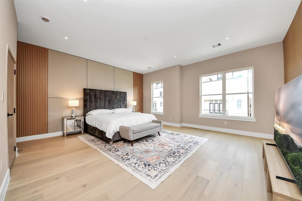 Property interior/exterior photo