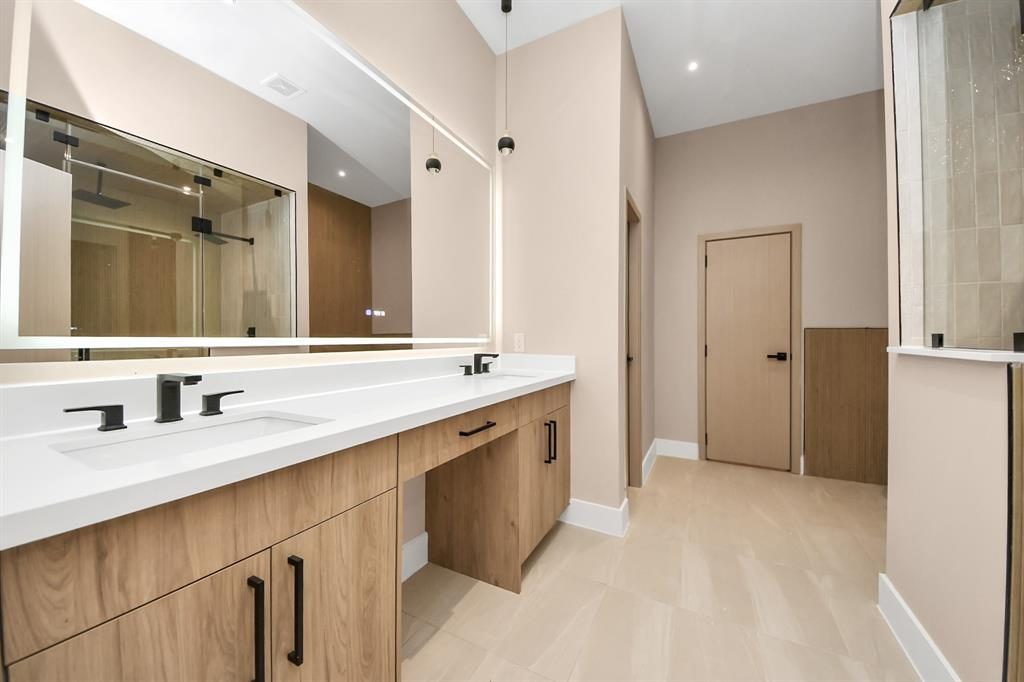 Property interior/exterior photo